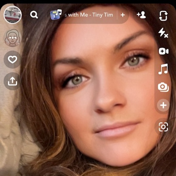 Meet your Posher, Jennifer - Picture 1 of 2